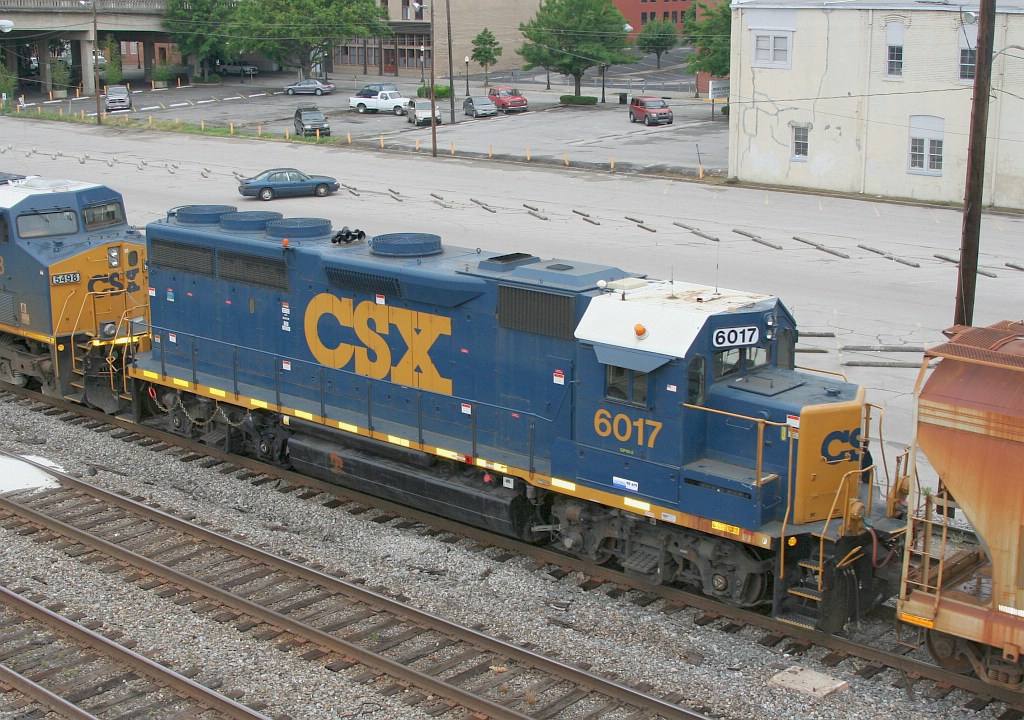 CSX 6017 on SB freight